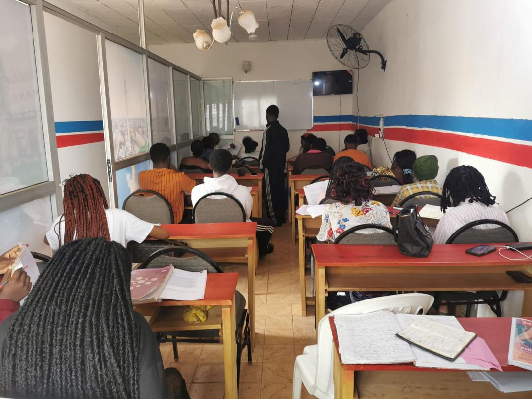 Cours en salle chez TARA Institut